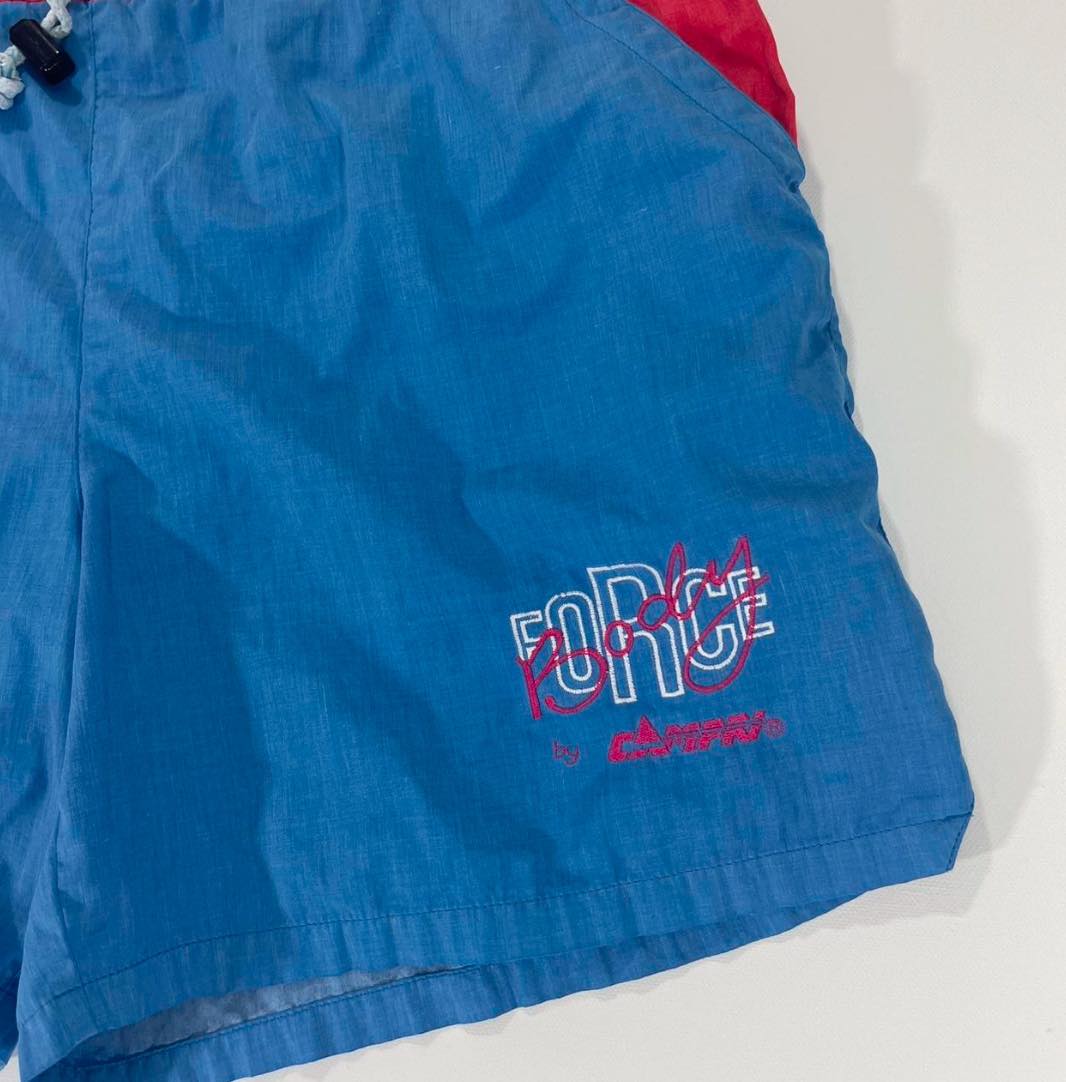 90s BODY FORCE BLUE AND RED VINTAGE SWIM SHORTS WITH DRAWSTRING WAIST (M-L)