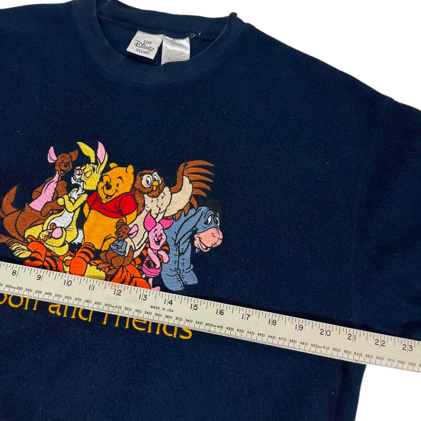 VINTAGE EMBROIDERED DISNEY WINNIE THE POOH NAVY SWEATSHIRT (L)