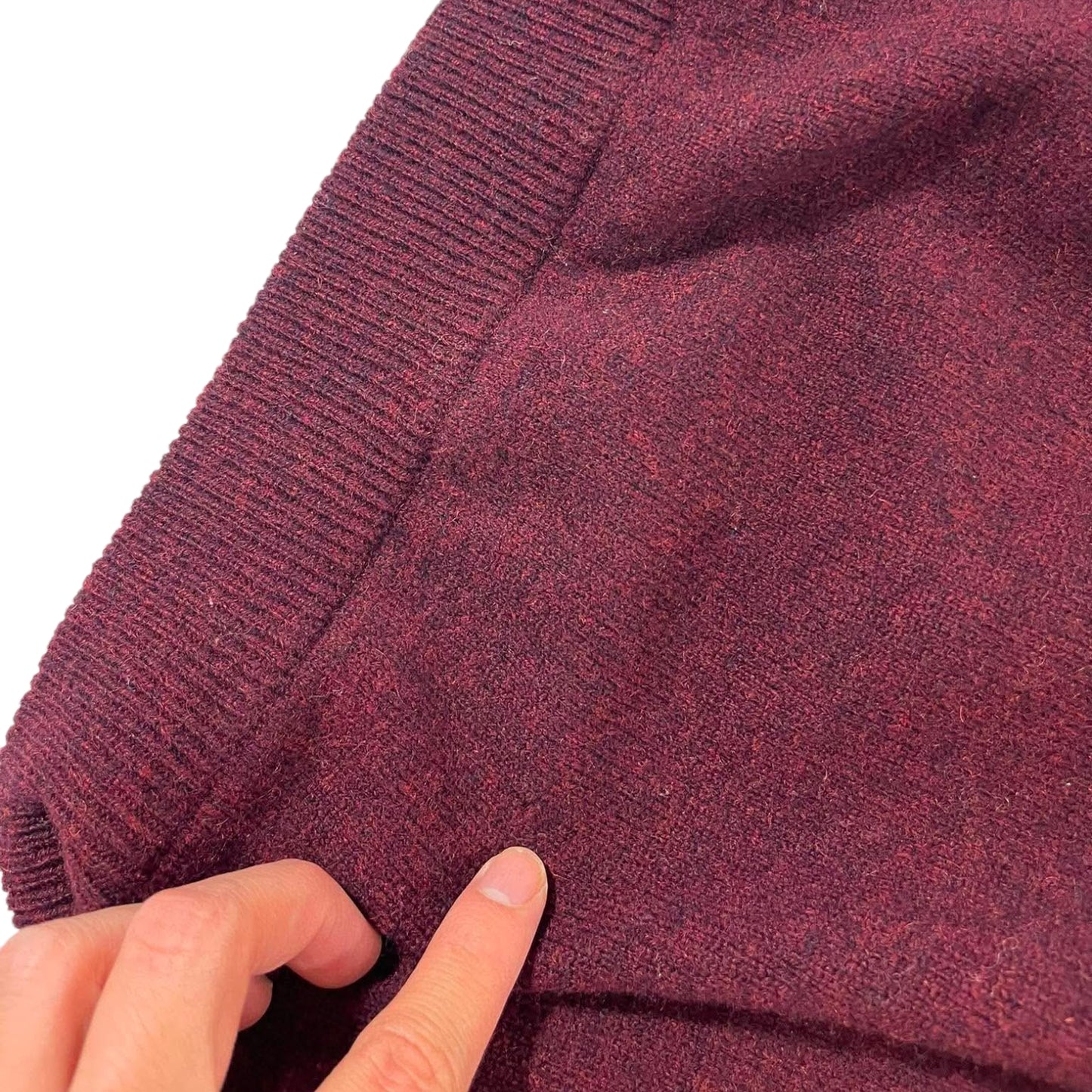 VINTAGE 90S 100% LAMB WOOL BURGUNDY CREWNECK (M)