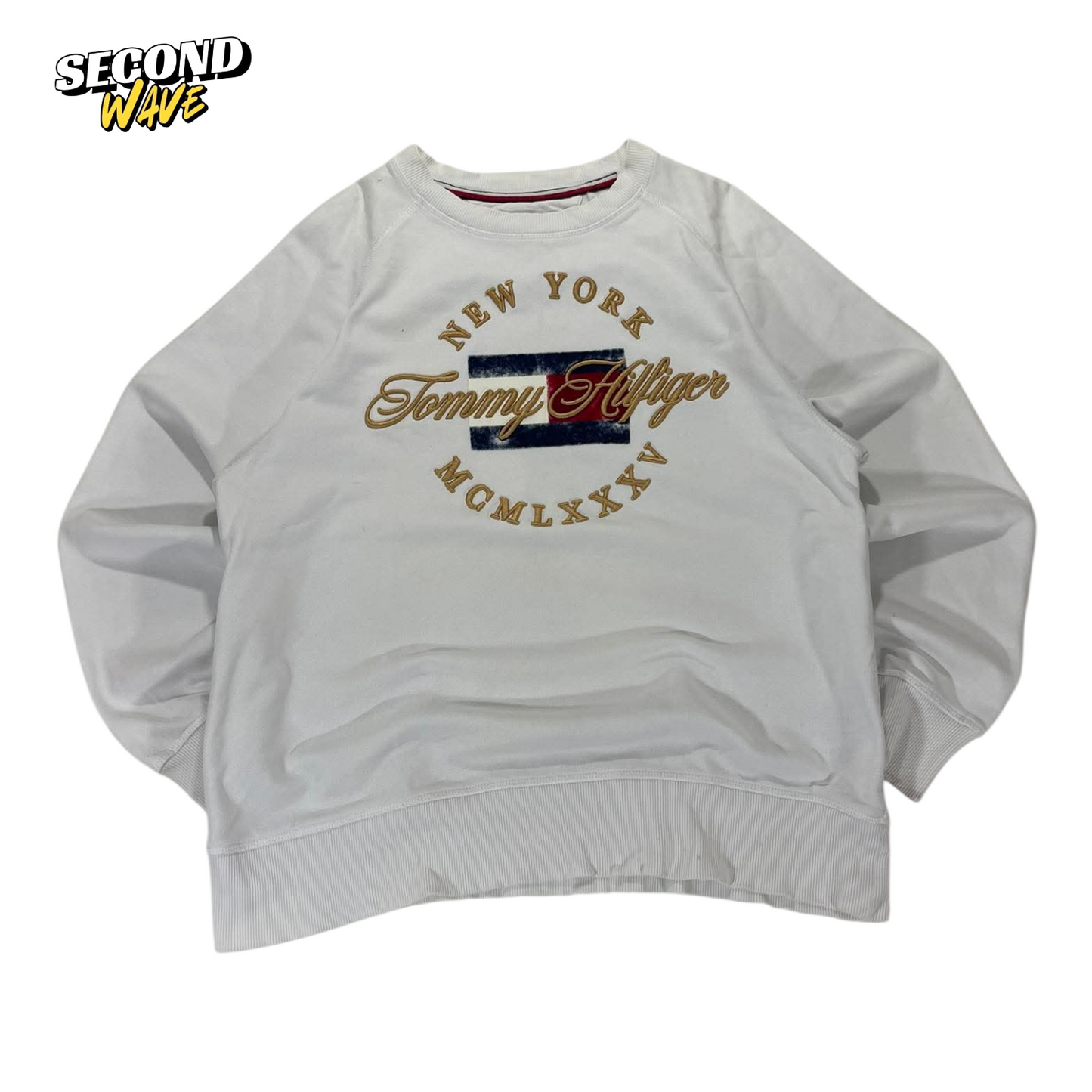 VINTAGE EMBROIDERED TOMMY HILFIGER WHITE CREWNECK SWEATSHIRT (M)