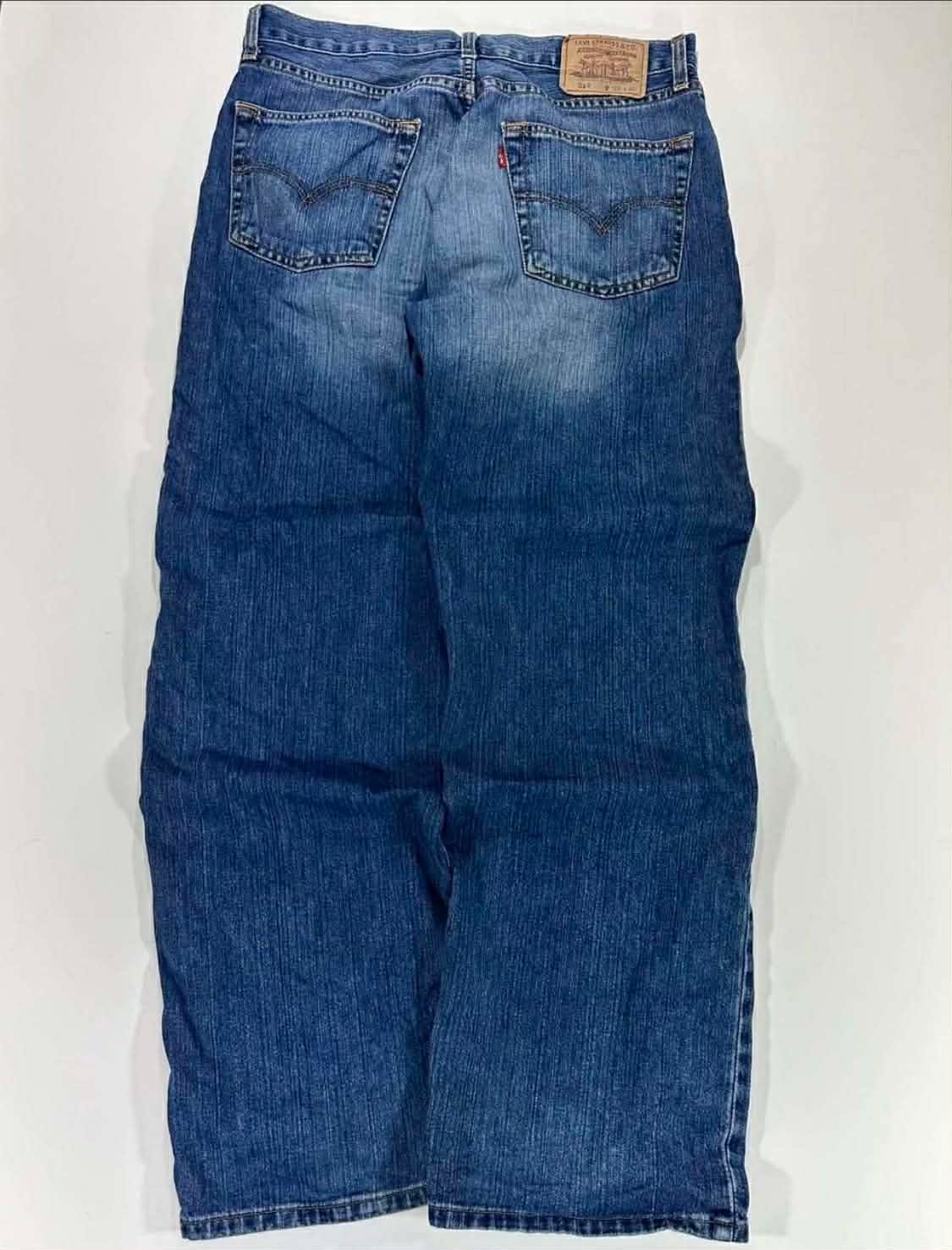 VINTAGE LEVI'S BLUE JEANS (32/33)