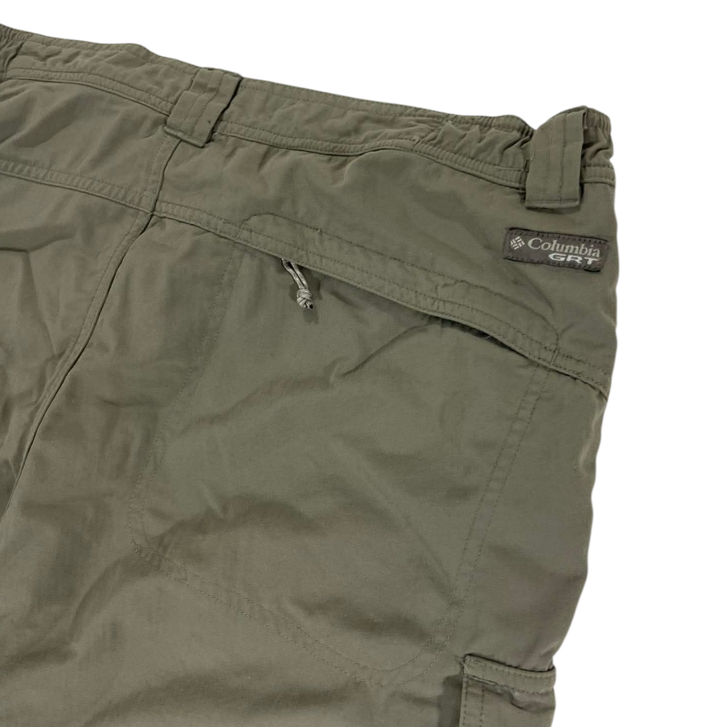 COLUMBIA KHAKI CARGO SHORTS (34)