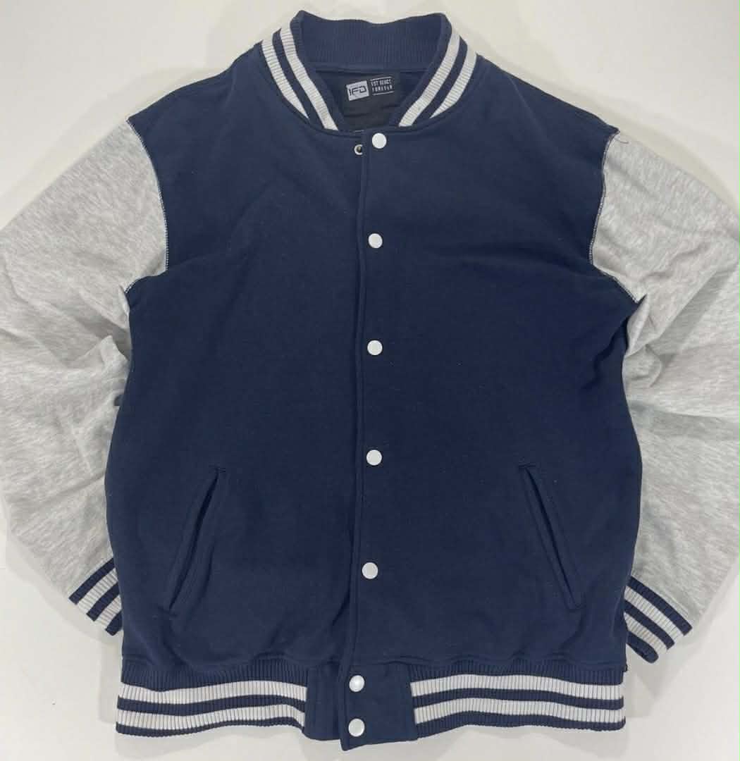 Y2K NAVY VARSITY JACKET WITH WHITE AND GREY SLEEVES (L)