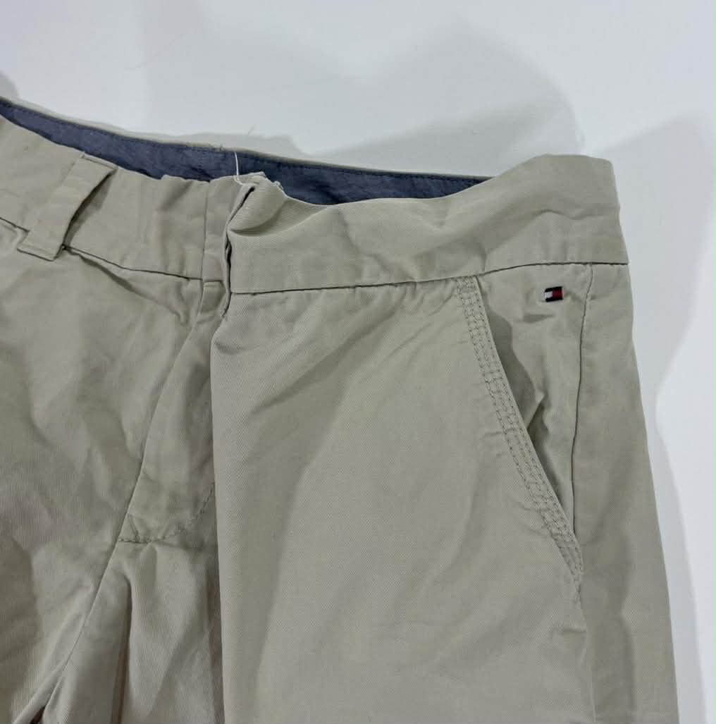 TOMMY HILFIGER KHAKI CHINO SHORTS (16)