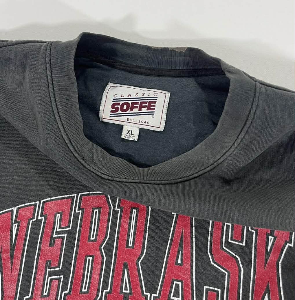 VINTAGE FADED NEBRASKA HUSKERS GREY CREWNECK SWEATSHIRT (L-XL)