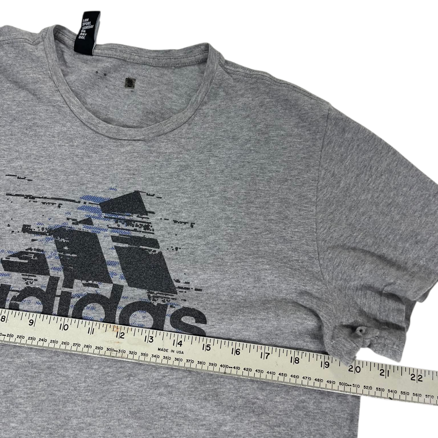 CLASSIC ADIDAS GREY GRAPHIC TEE (M)