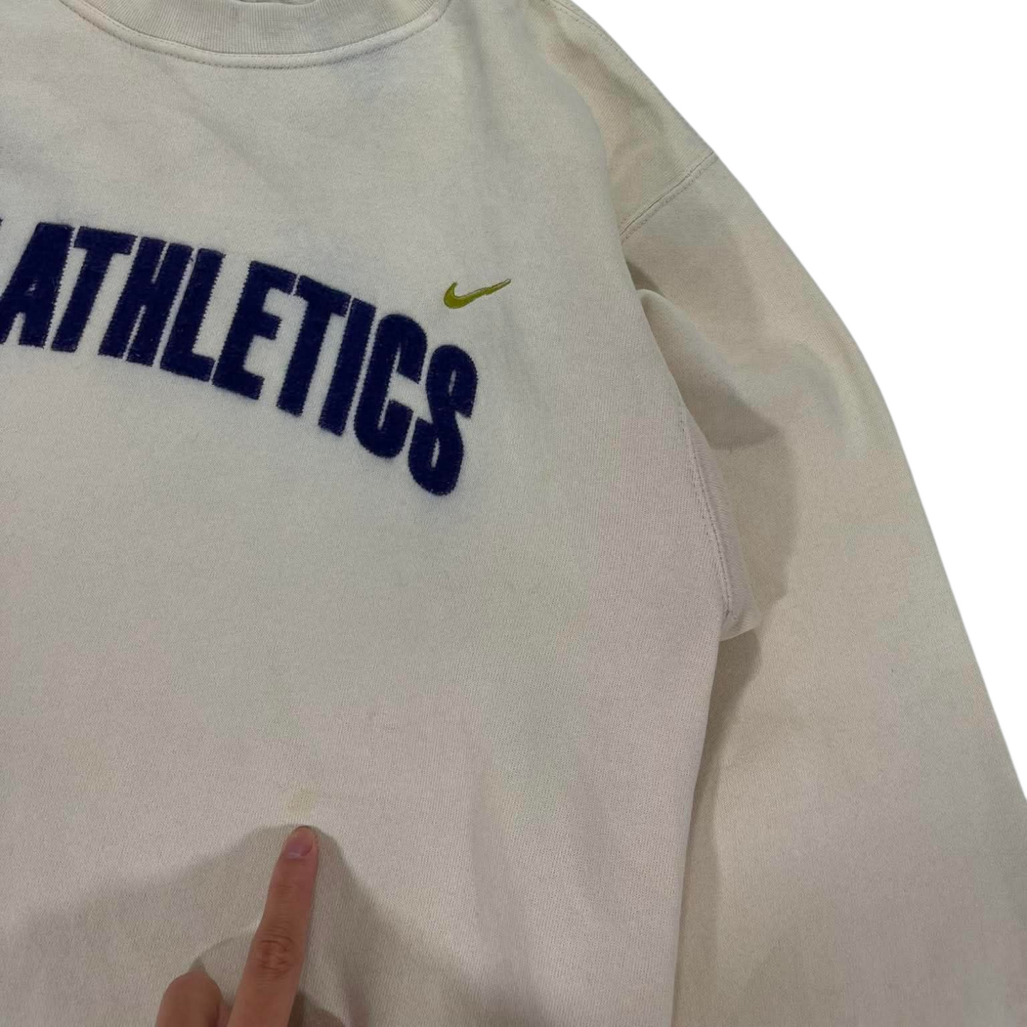 VINTAGE SPELLOUT NIKE ATHLETICS CREAM SWEATSHIRT (M-L)