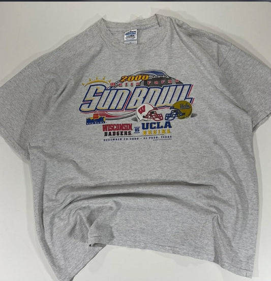 2000 WISCONSIN BADGERS VS UCLA BRUINS GREY TEE (XL)