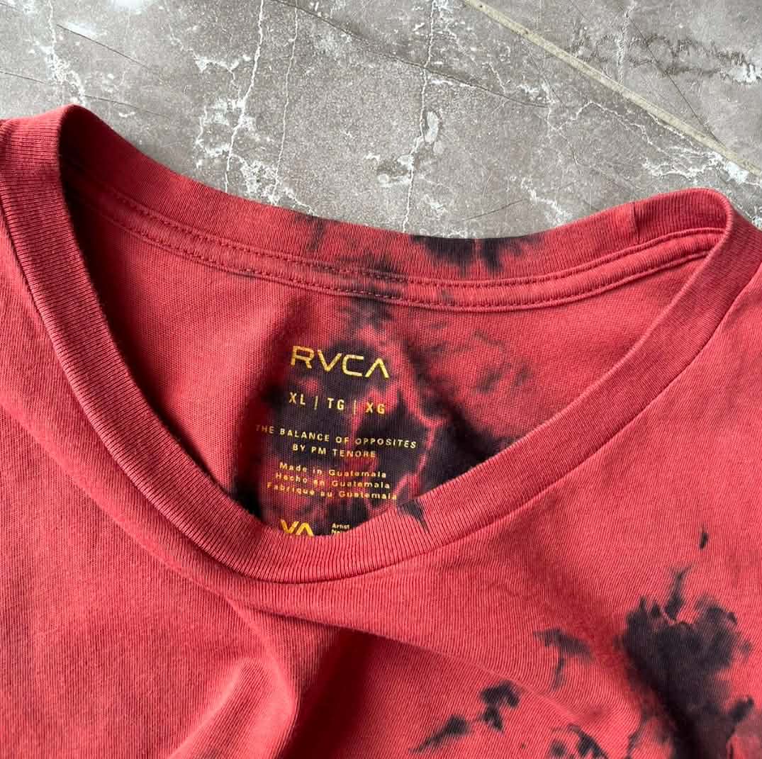 RVCA RED TIE-DYE TEE (L-XL)