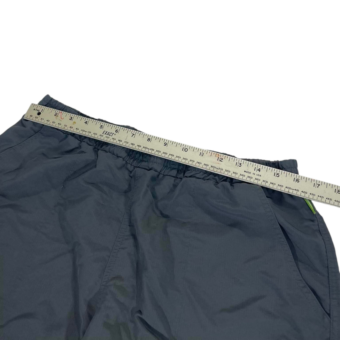 KATHMANDU COOL GREY SHORTS (L)