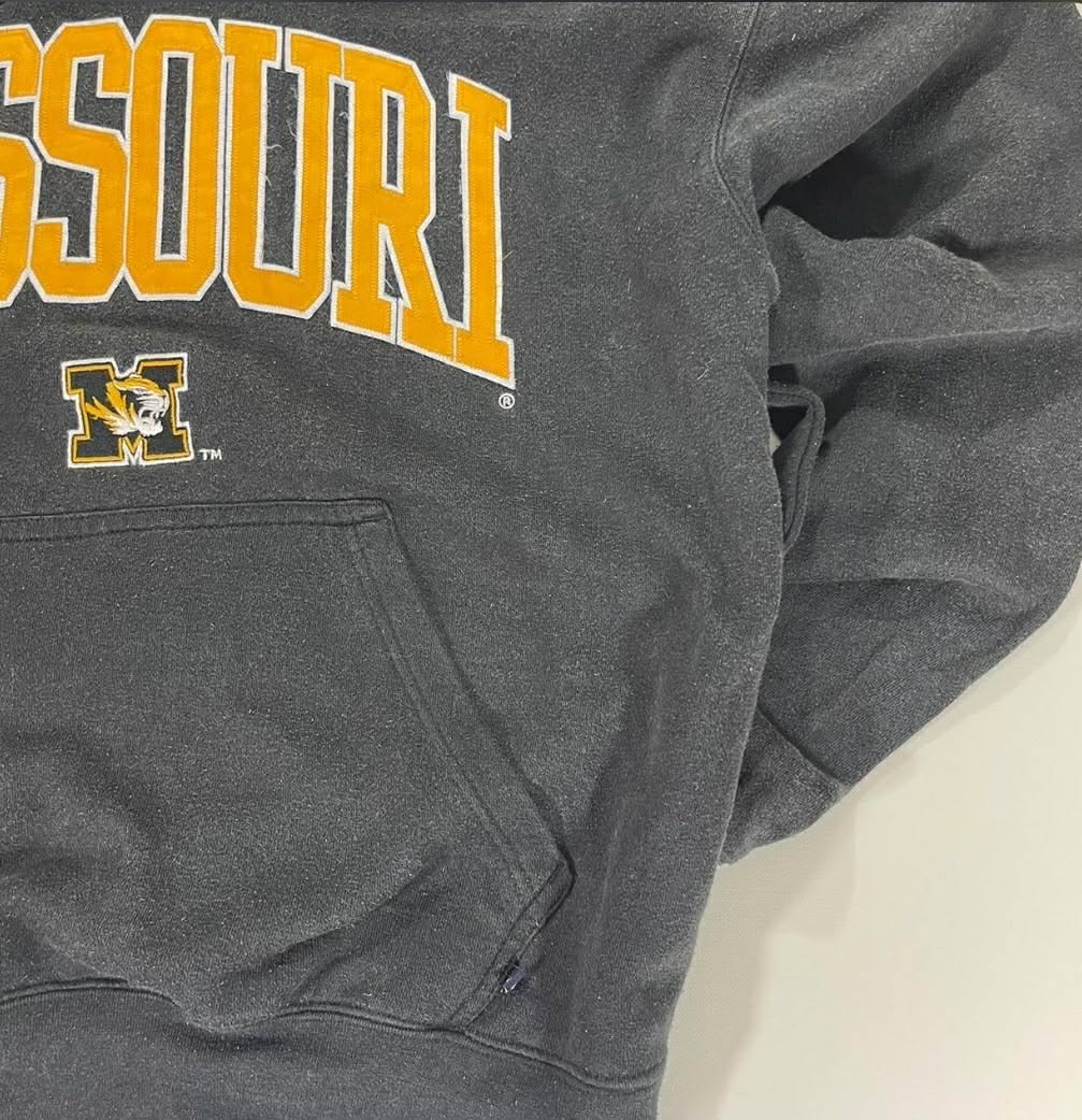 VINTAGE MISSOURI TIGERS BLACK HOODIE (L)