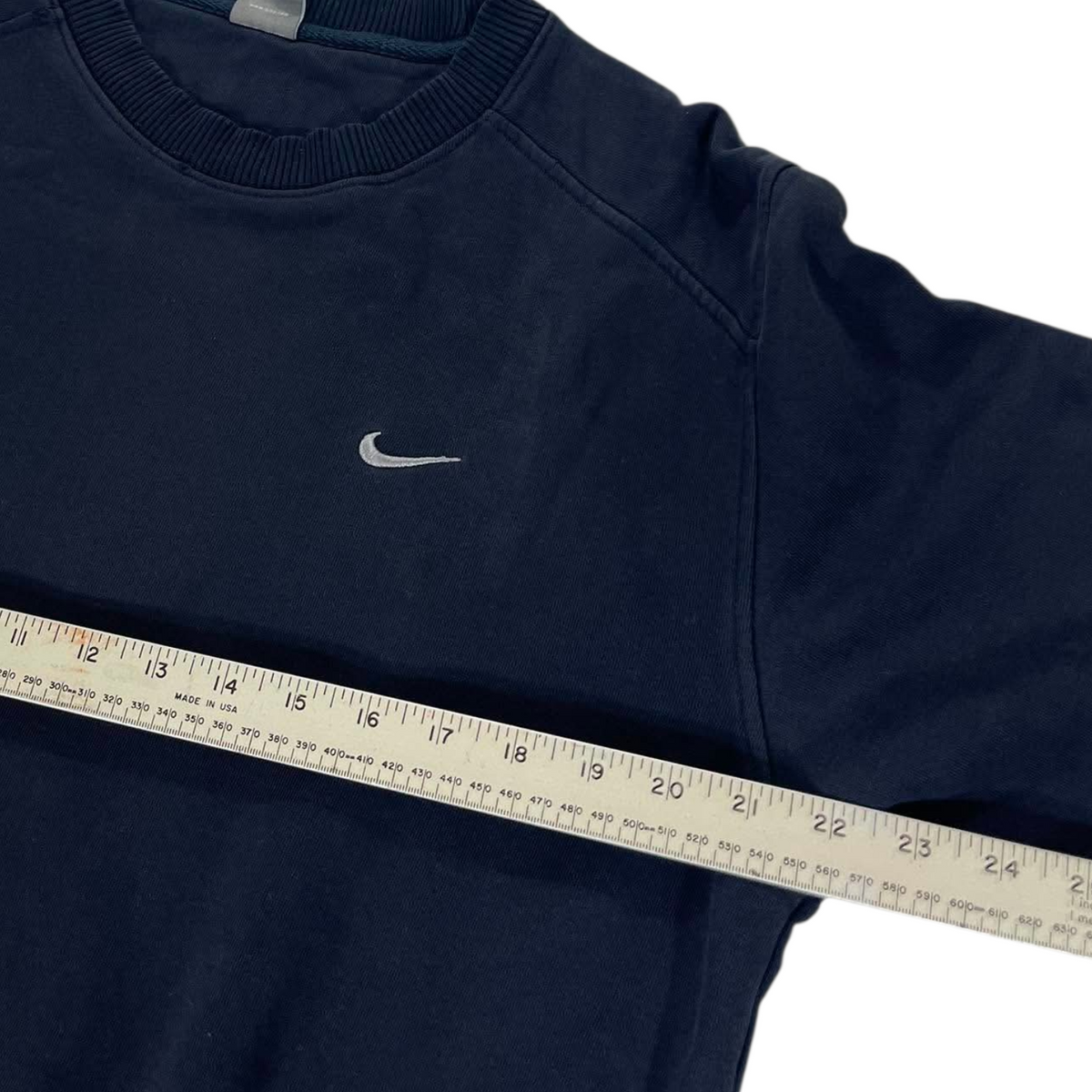 VINTAGE NIKE BLACK LONGSLEEVE (S - M)