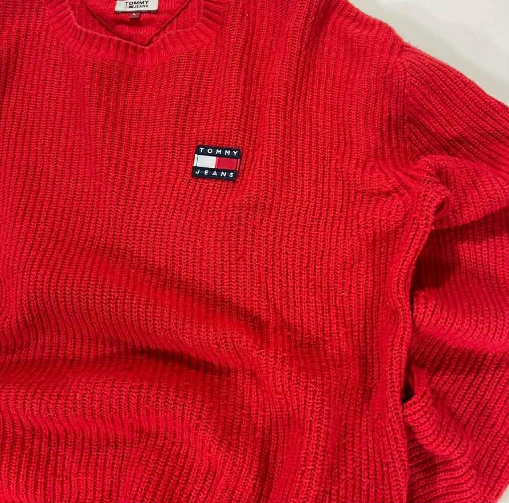 VINTAGE TOMMY HILFIGER RED SWEATER ( WOMENS-L )