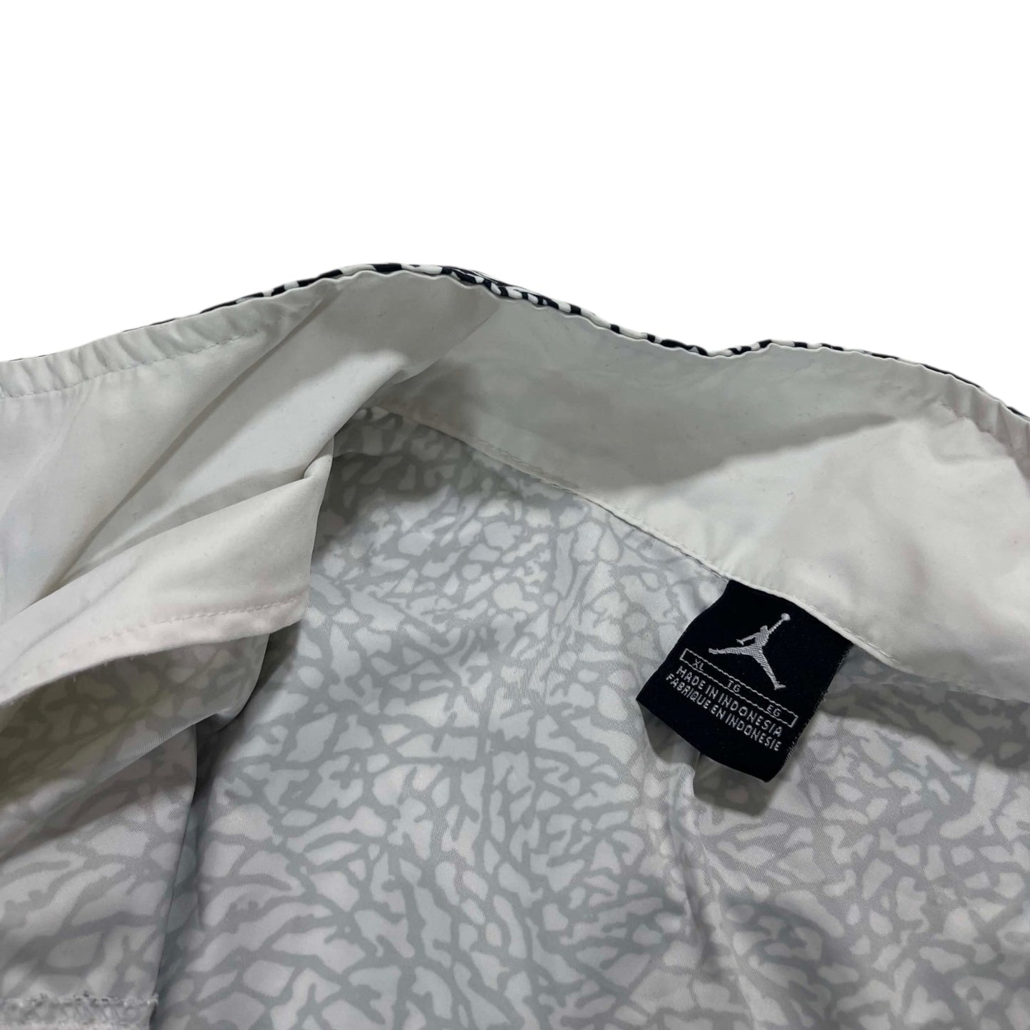 JORDAN WHITE & BLACK CEMENT WINDBREAKER (XL)