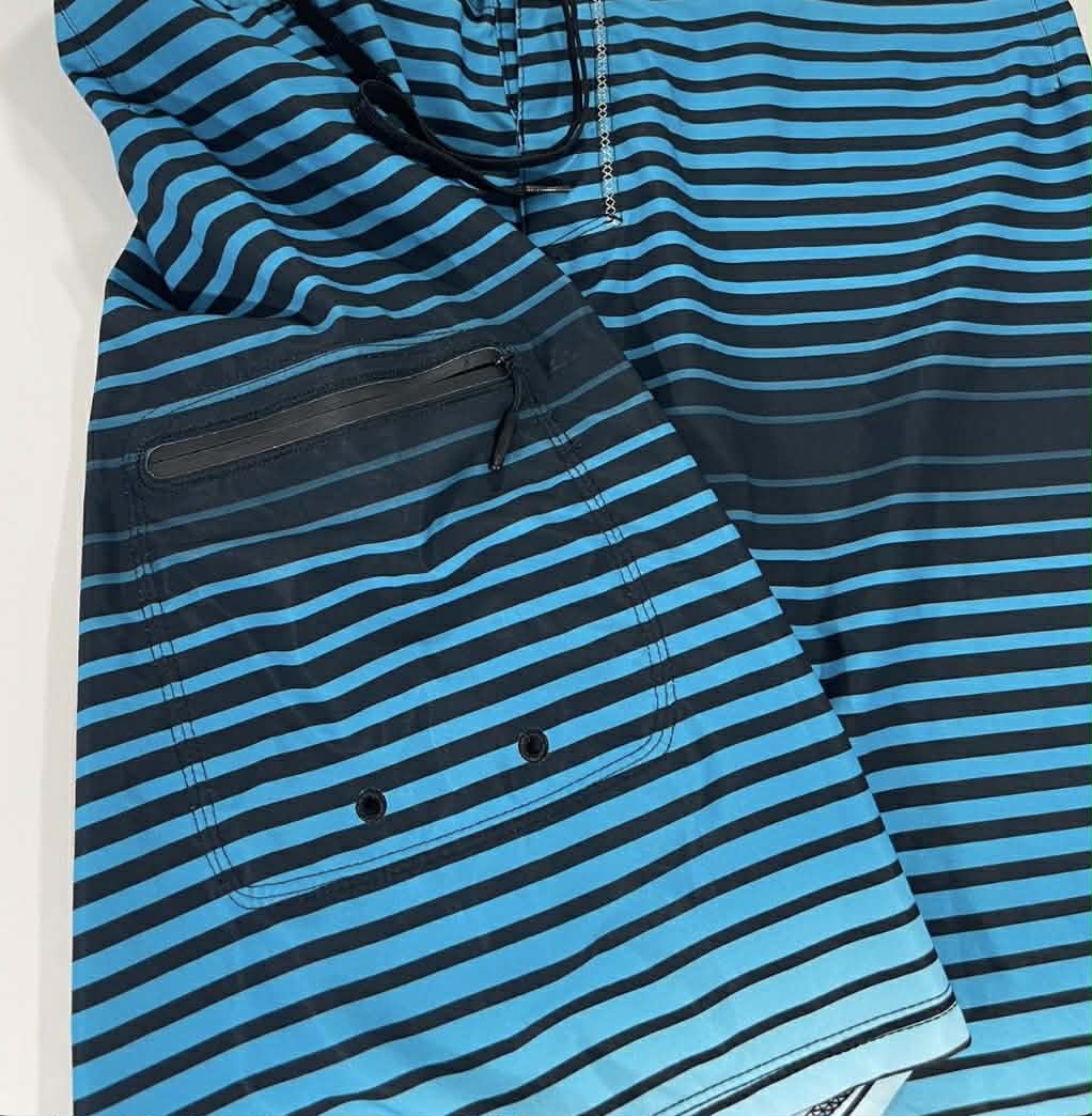 Y2K HURLEY BLUE STRIPED BOARD SHORT (36)