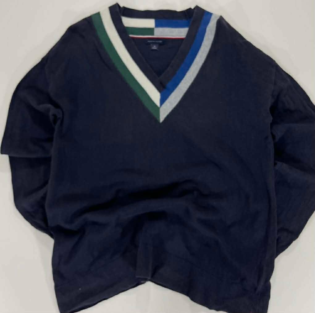 VINTAGE TOMMY HILFIGER NAVY BLUE STRIPED SWEATER (M-L)