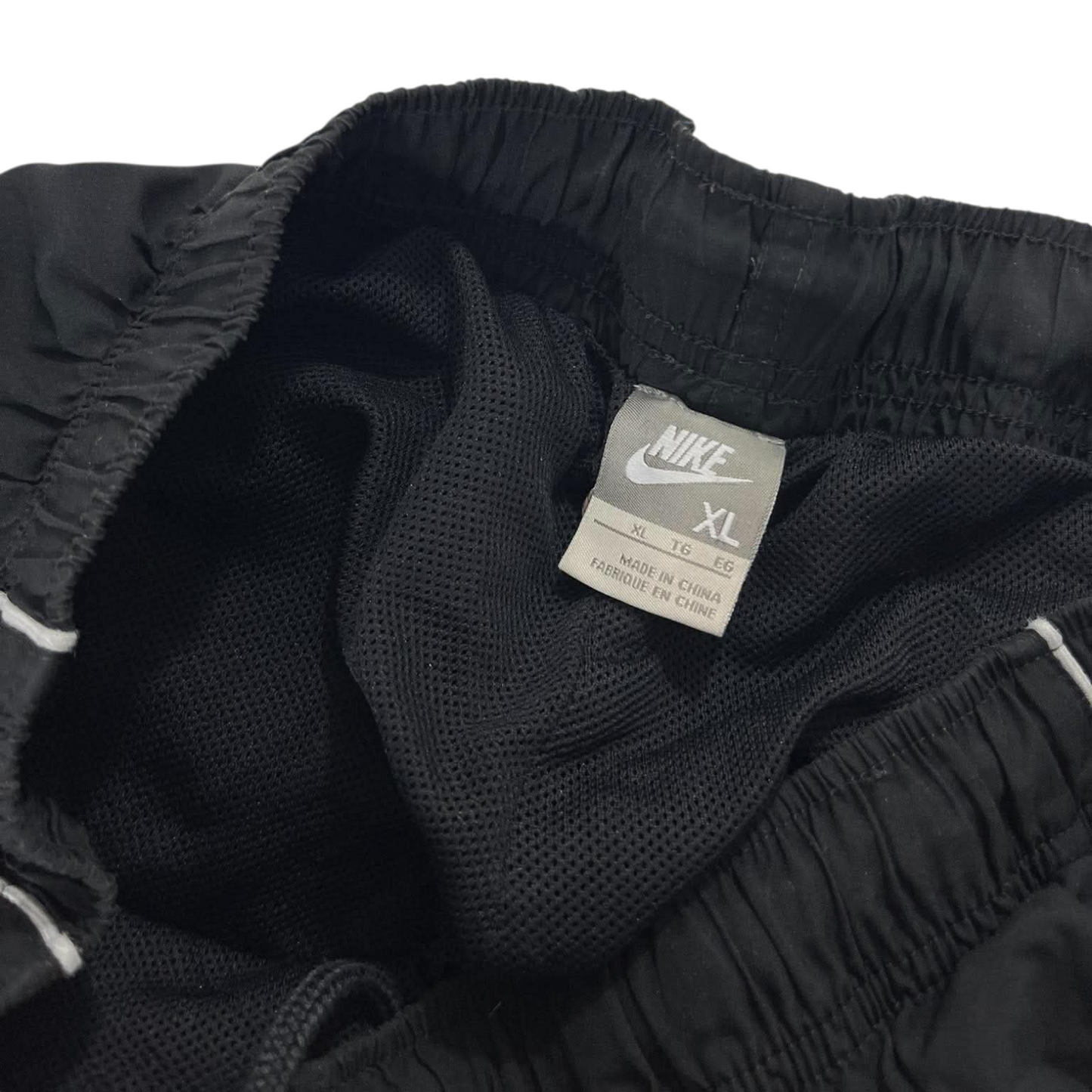 NIKE BLACK & WHITE LINING TRACK PANTS² (BEST FIT L)