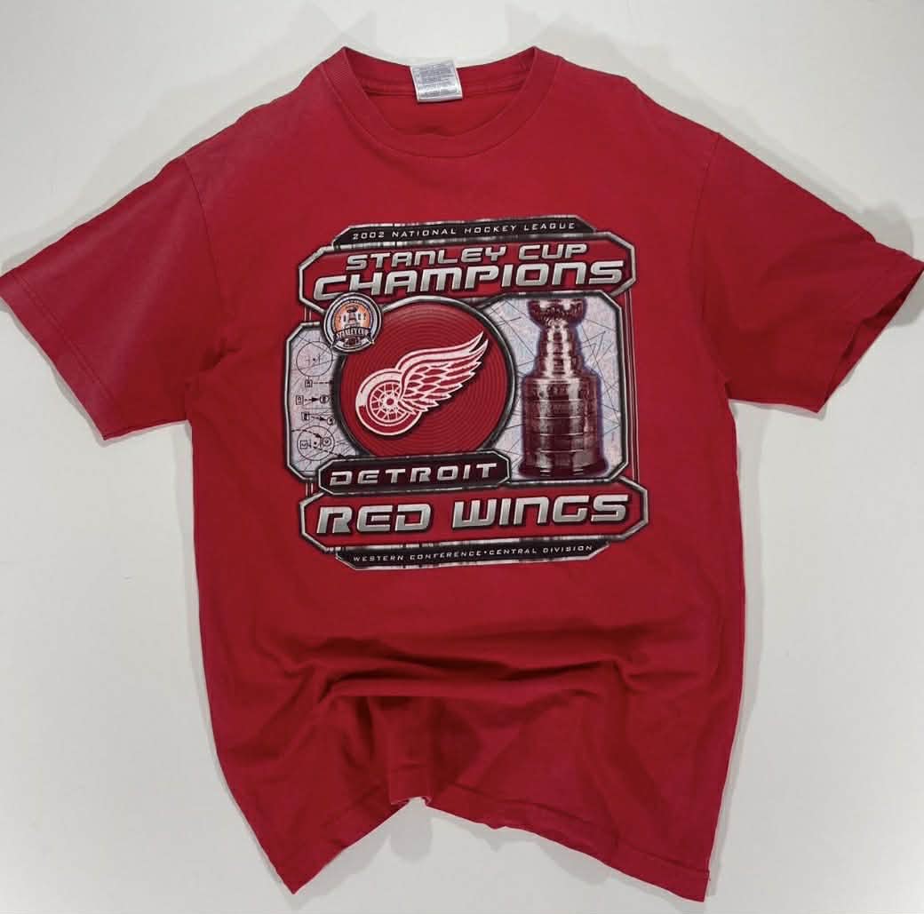 2002 DETROIT RED WINGS STANLEY CUP CHAMPIONS RED T-SHIRT (M)