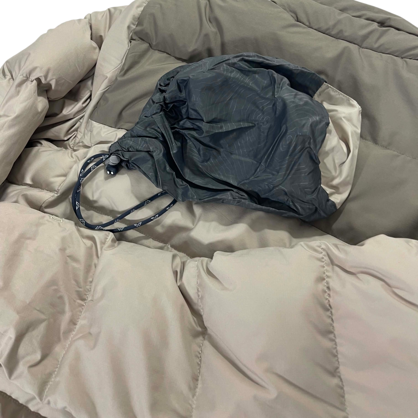 KATHMANDU GRAY & PUFFER JACKET (M)
