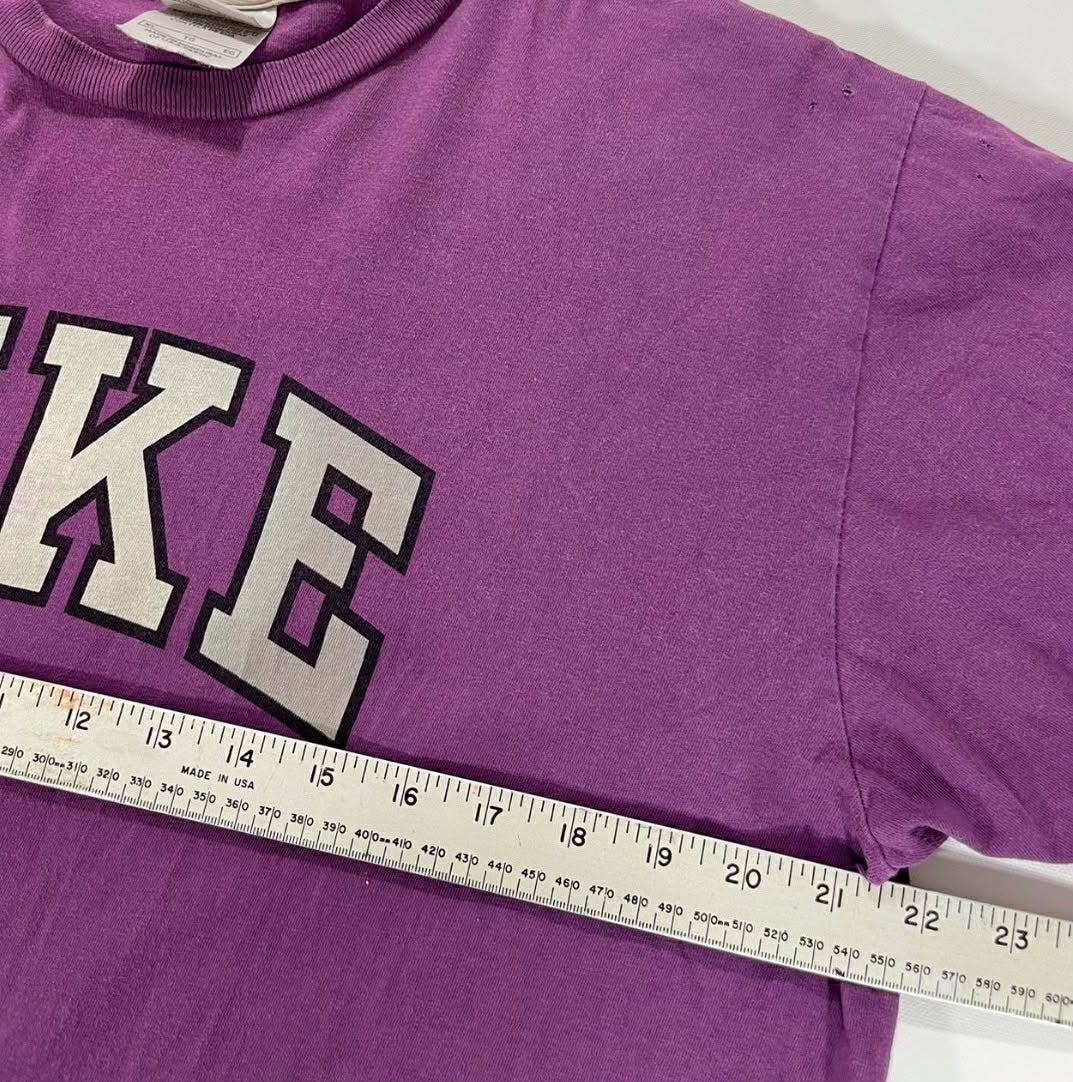 VINTAGE NIKE PURPLE TEE WITH SPELL OUT LOGO (L-XL)