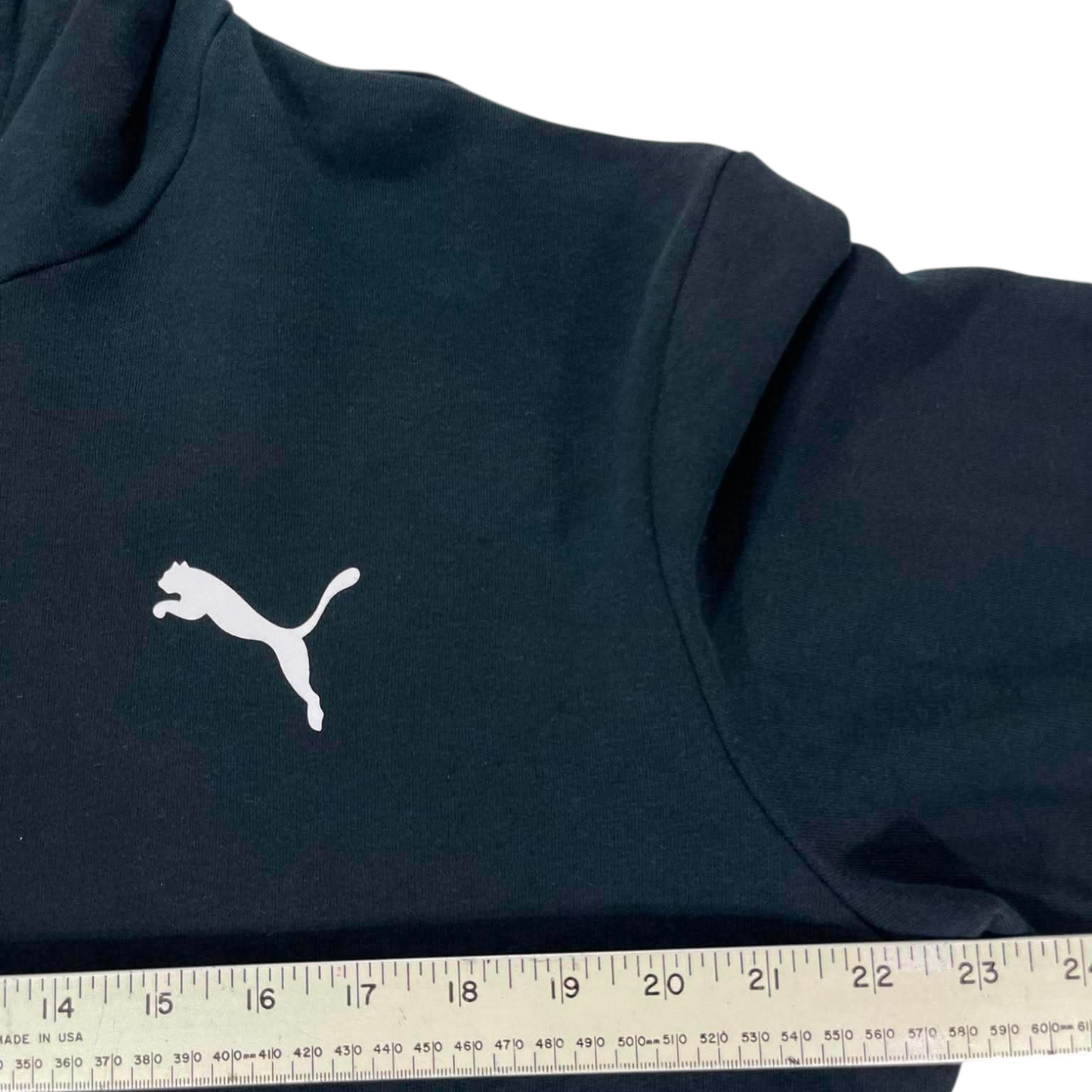 PUMA HOODIE WITH WHITE ACCENTS (L)