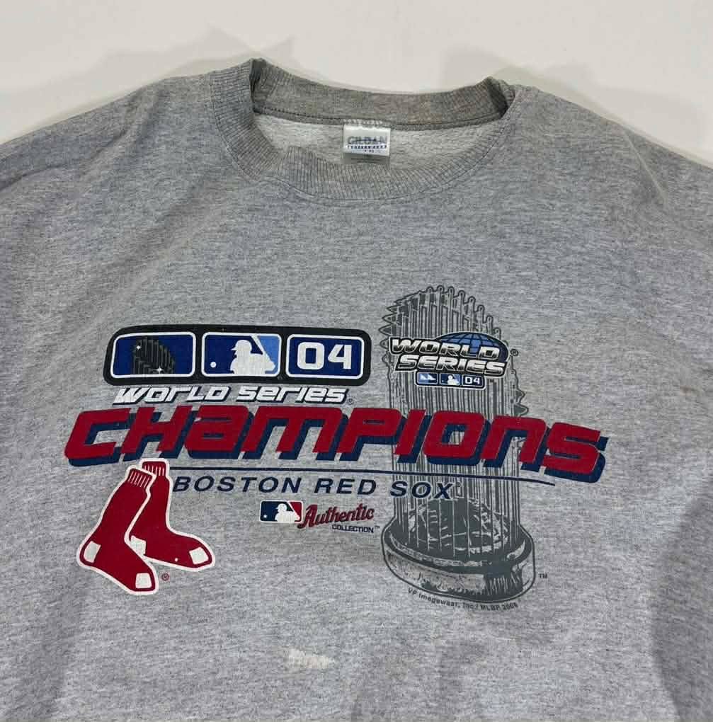 2004 BOSTON RED SOX WORLD SERIES CHAMPIONS GREY CREWNECK SWEATSHIRT (XL-XXL)