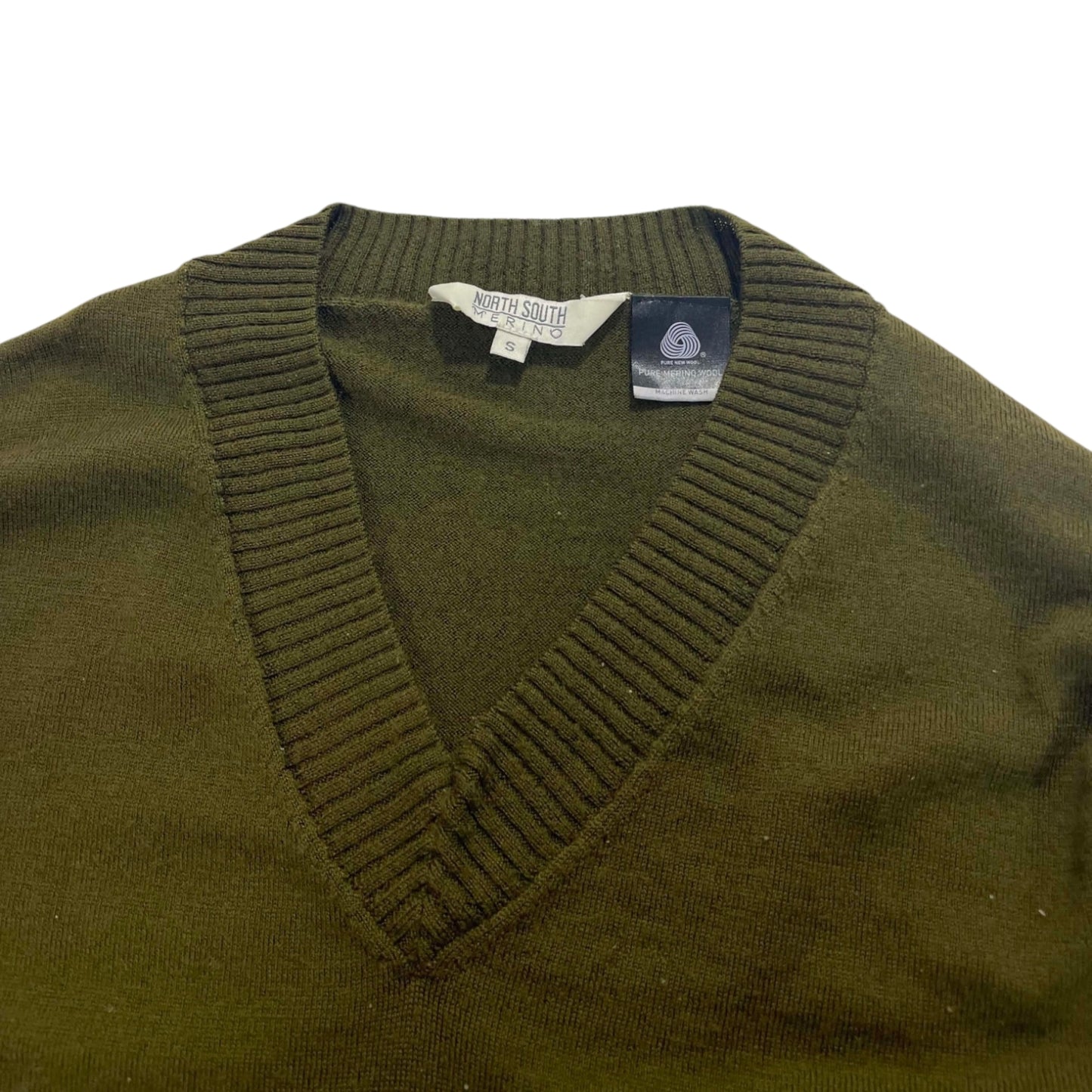 NORTH SOUTH PURE MERINO WOOL GREEN V-NECK (S)