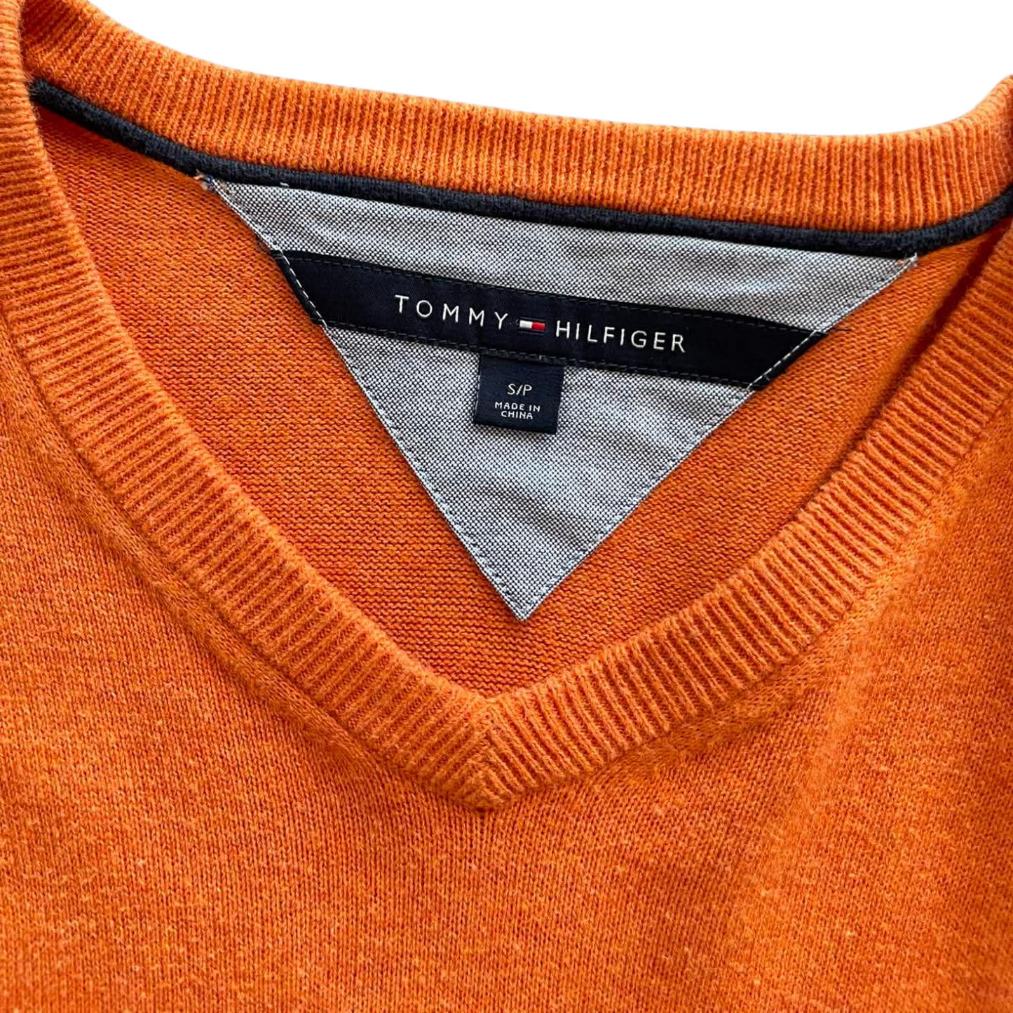 VINTAGE TOMMY HILFIGER ORANGE V-NECK SWEATER (M)