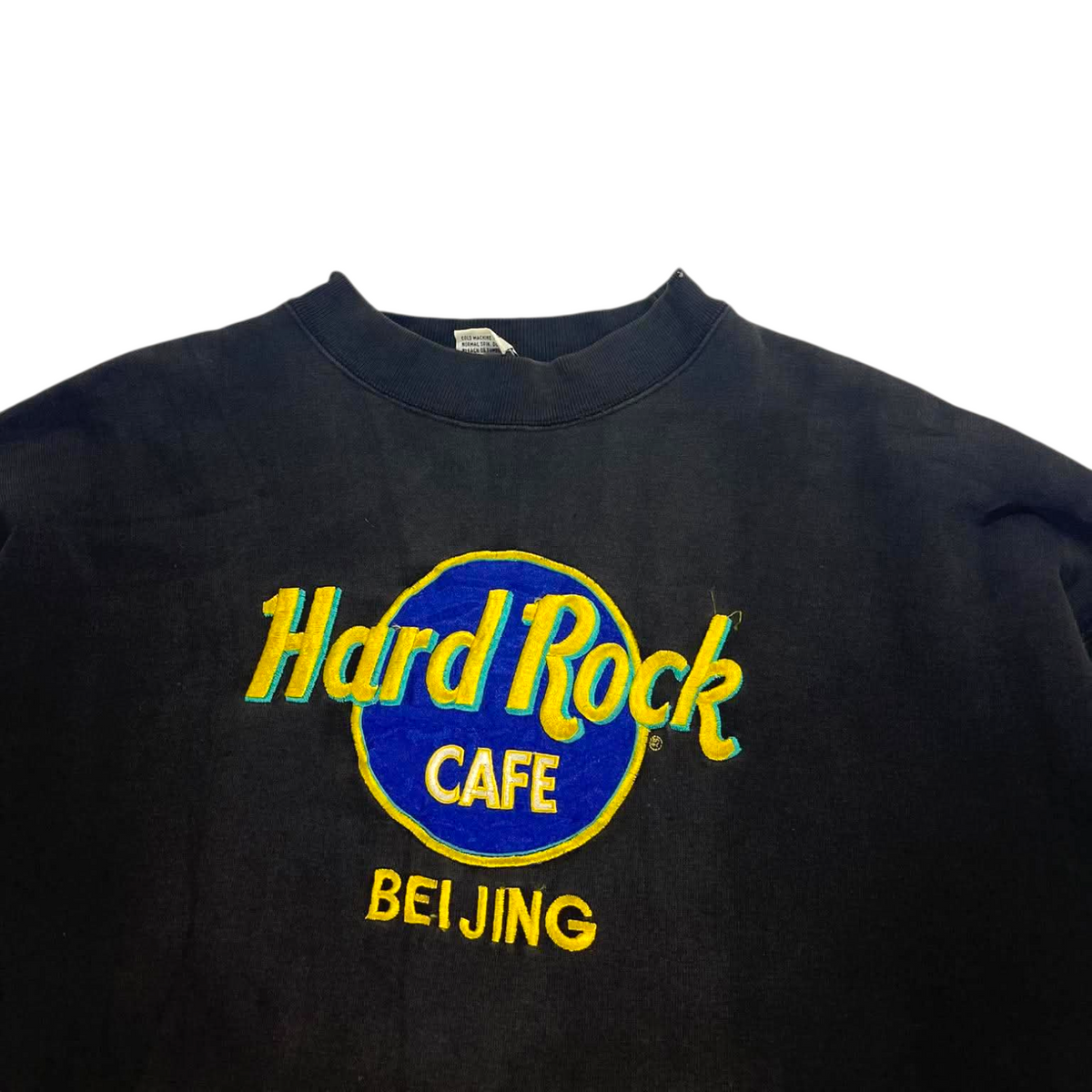 VINTAGE EMBROIDERED HARD ROCK BEIJING BLACK CREWNECK (M)