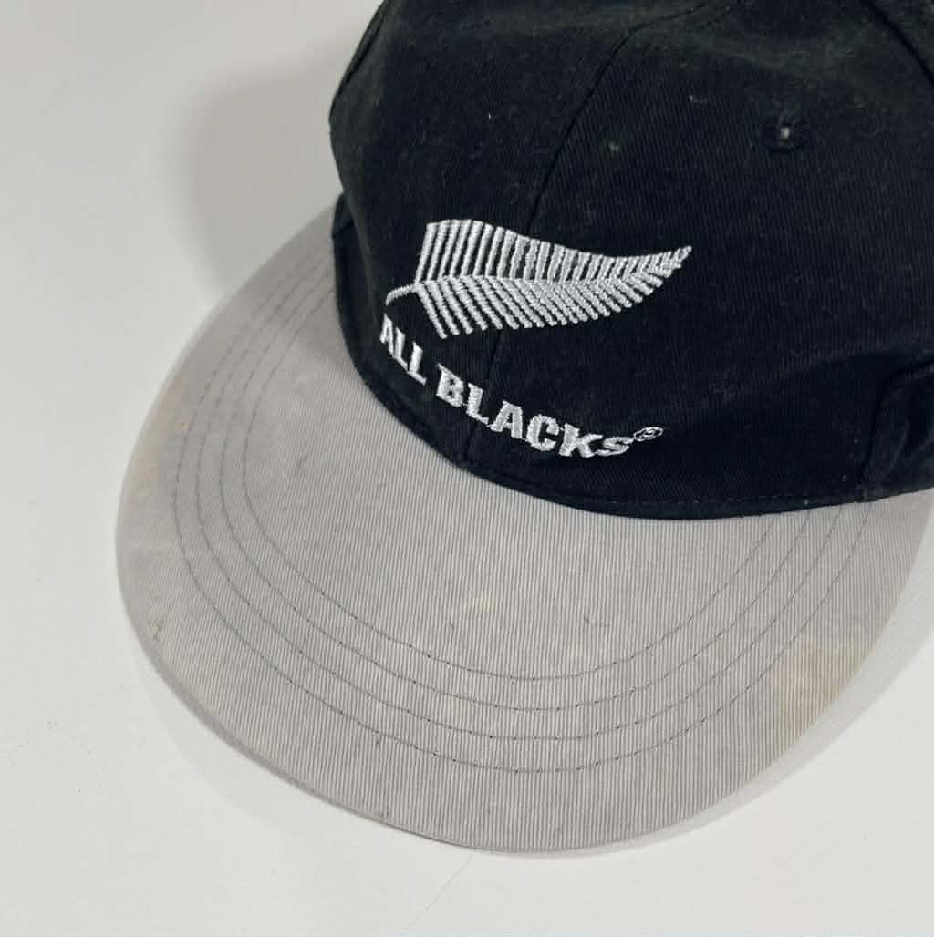 ALL BLACKS BLACK AND GREY SNAPBACK HAT