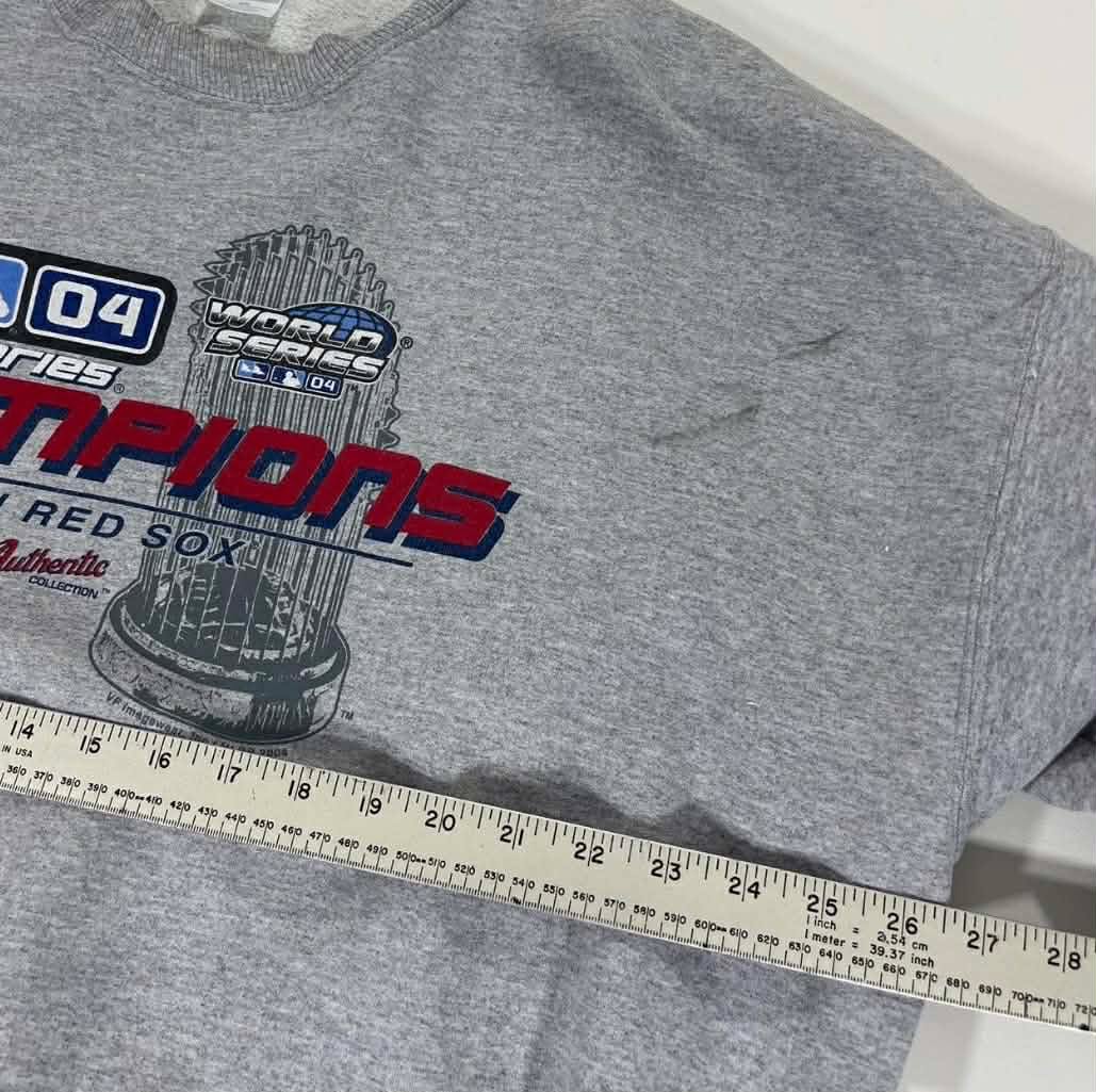 2004 BOSTON RED SOX WORLD SERIES CHAMPIONS GREY CREWNECK SWEATSHIRT (XL-XXL)