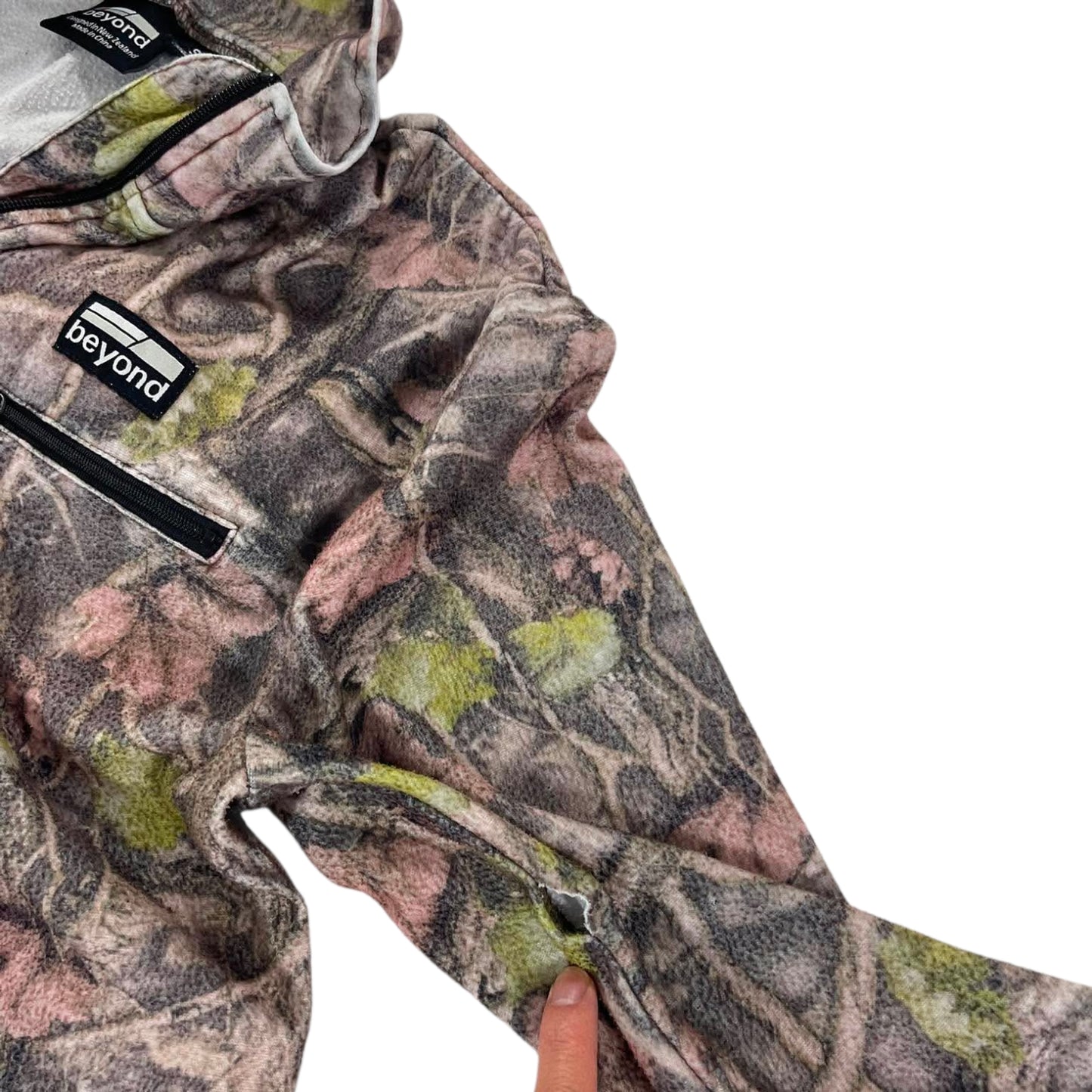 REALTREE MADE IN NZ BEYOND CAMO QUARTER ZIP FLEECE (L)
