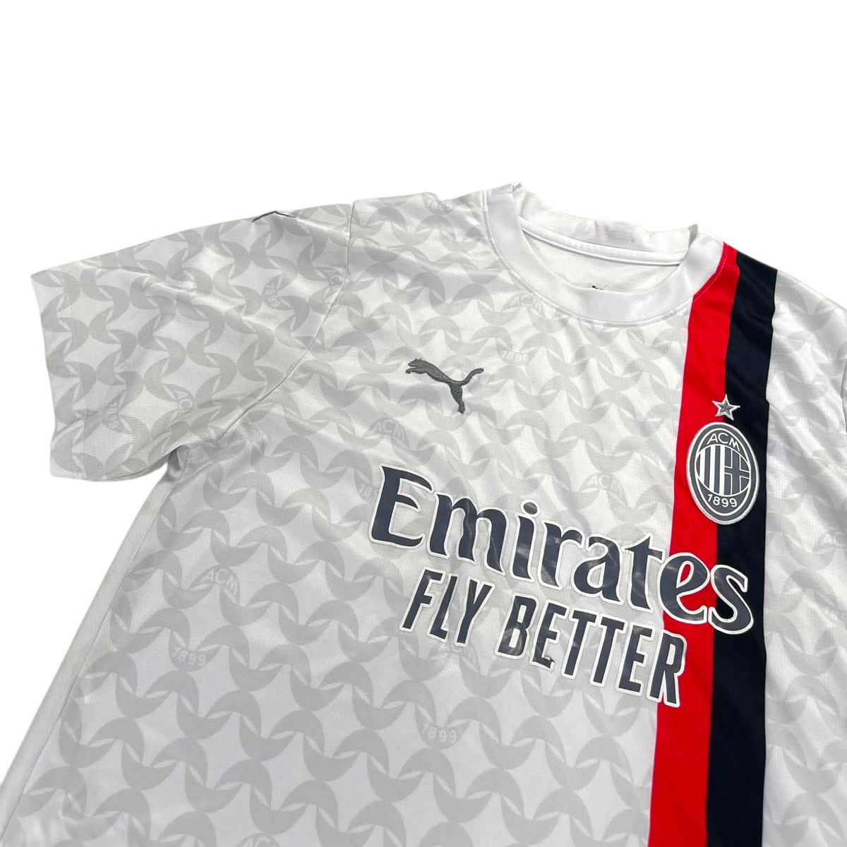 PUMA AC MILAN 2024/25 AWAY JERSEY (S - M)