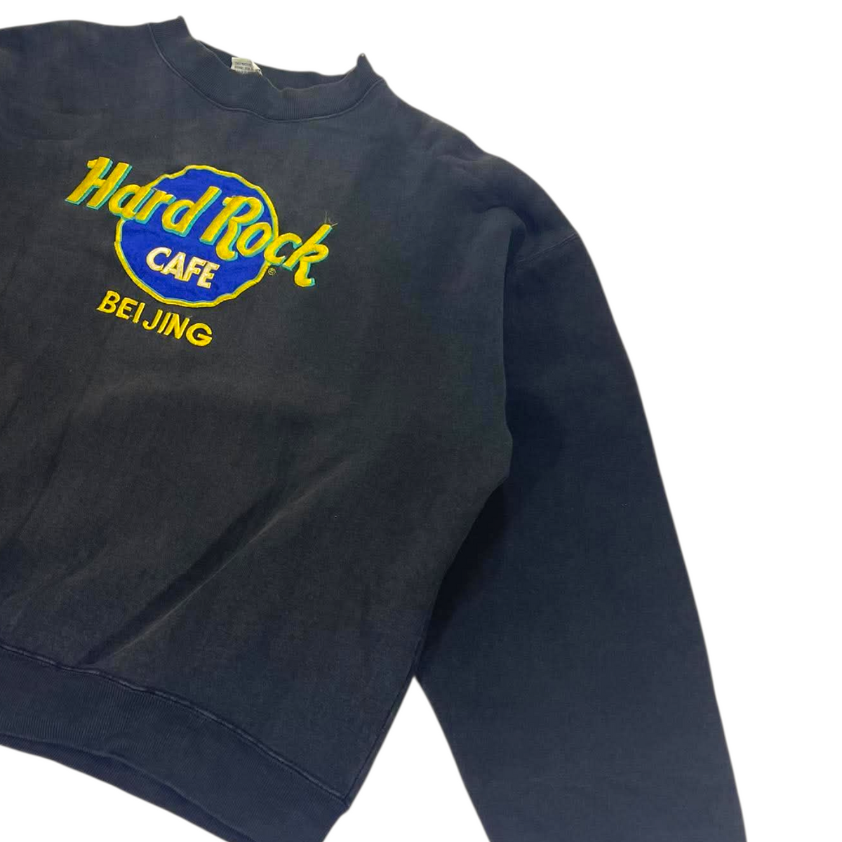 VINTAGE EMBROIDERED HARD ROCK BEIJING BLACK CREWNECK (M)