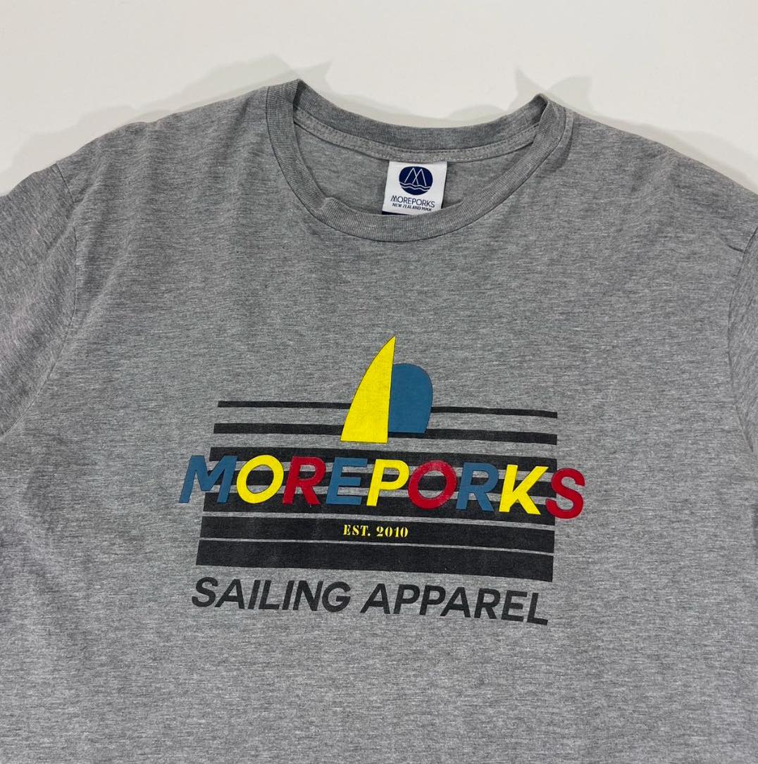 MOREPORKS SAILING APPAREL GREY T-SHIRT (M-L)