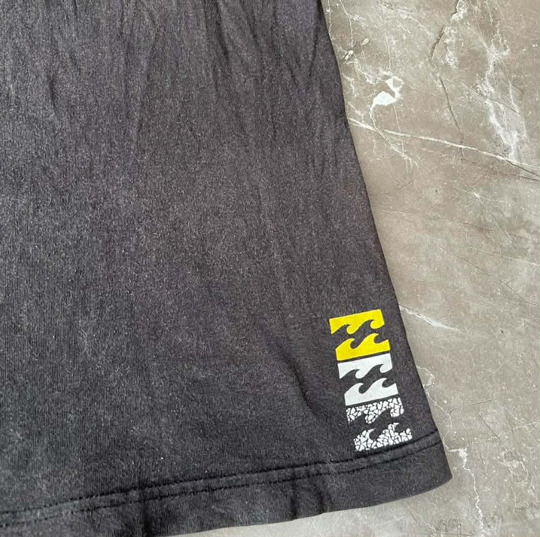 Y2K BILLABONG BLACK GRAPHIC TEE (M)