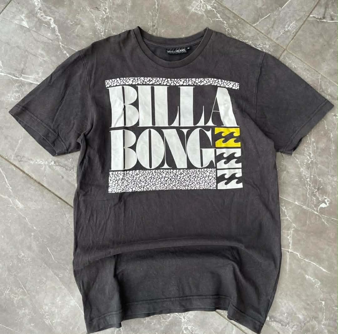 Y2K BILLABONG BLACK GRAPHIC TEE (M)