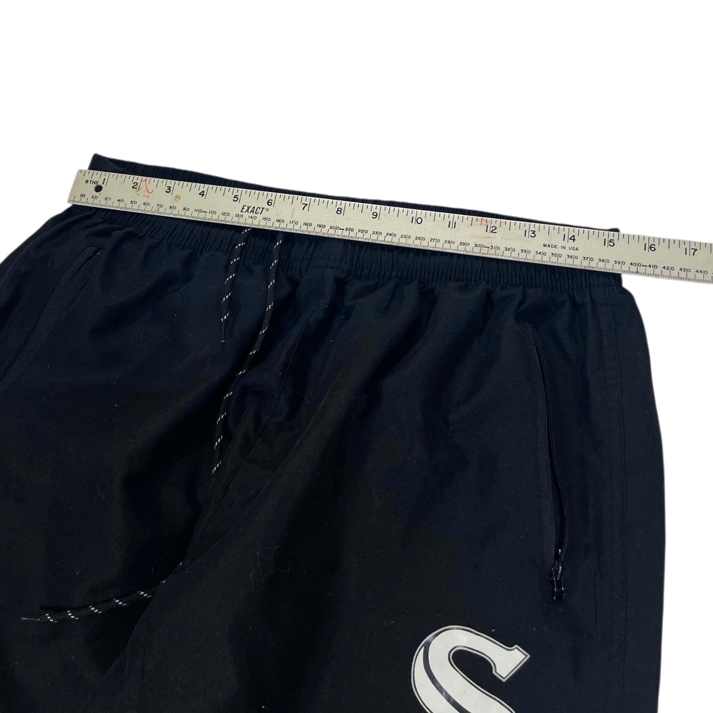 CHICAGO PRINTED WHITE SOX BLACK SWEATPANTS (M)