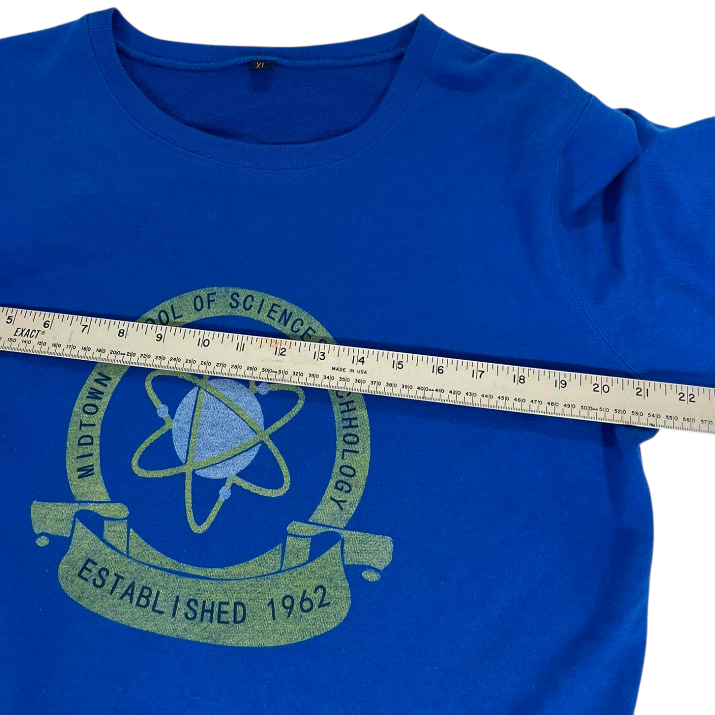 VINTAGE SCIENCE AND TECHNOLOGY BLUE CREWNECK SWEATSHIRT WITH GREEN LOGO (L)