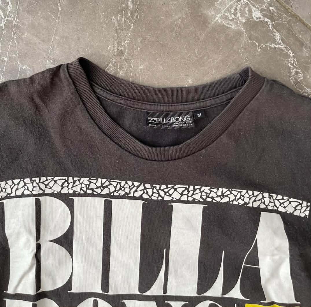 Y2K BILLABONG BLACK GRAPHIC TEE (M)