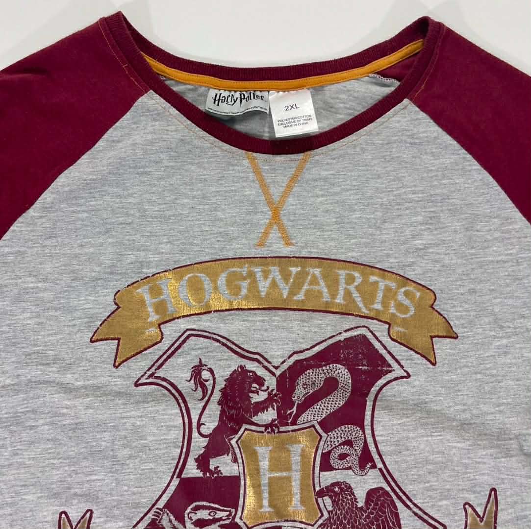 HARRY POTTER HOGWARTS GREY AND BURGUNDY LONG SLEEVE TOP (L-XL)