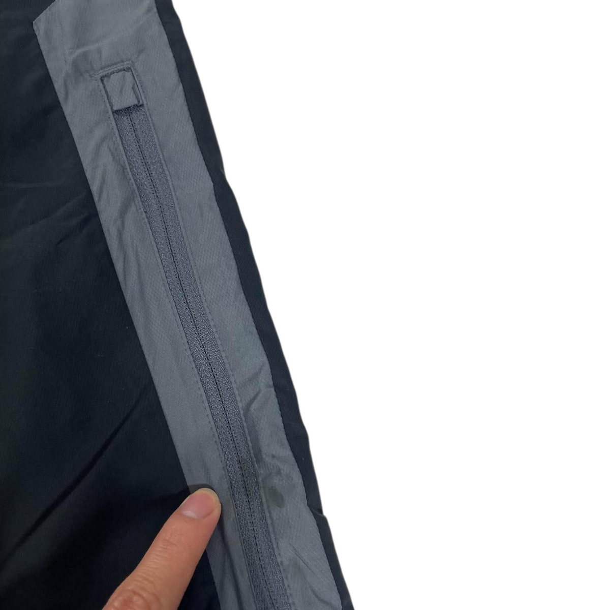NIKE BLACK/GREY TRACK PANTS⁷ (BEST FIT M)