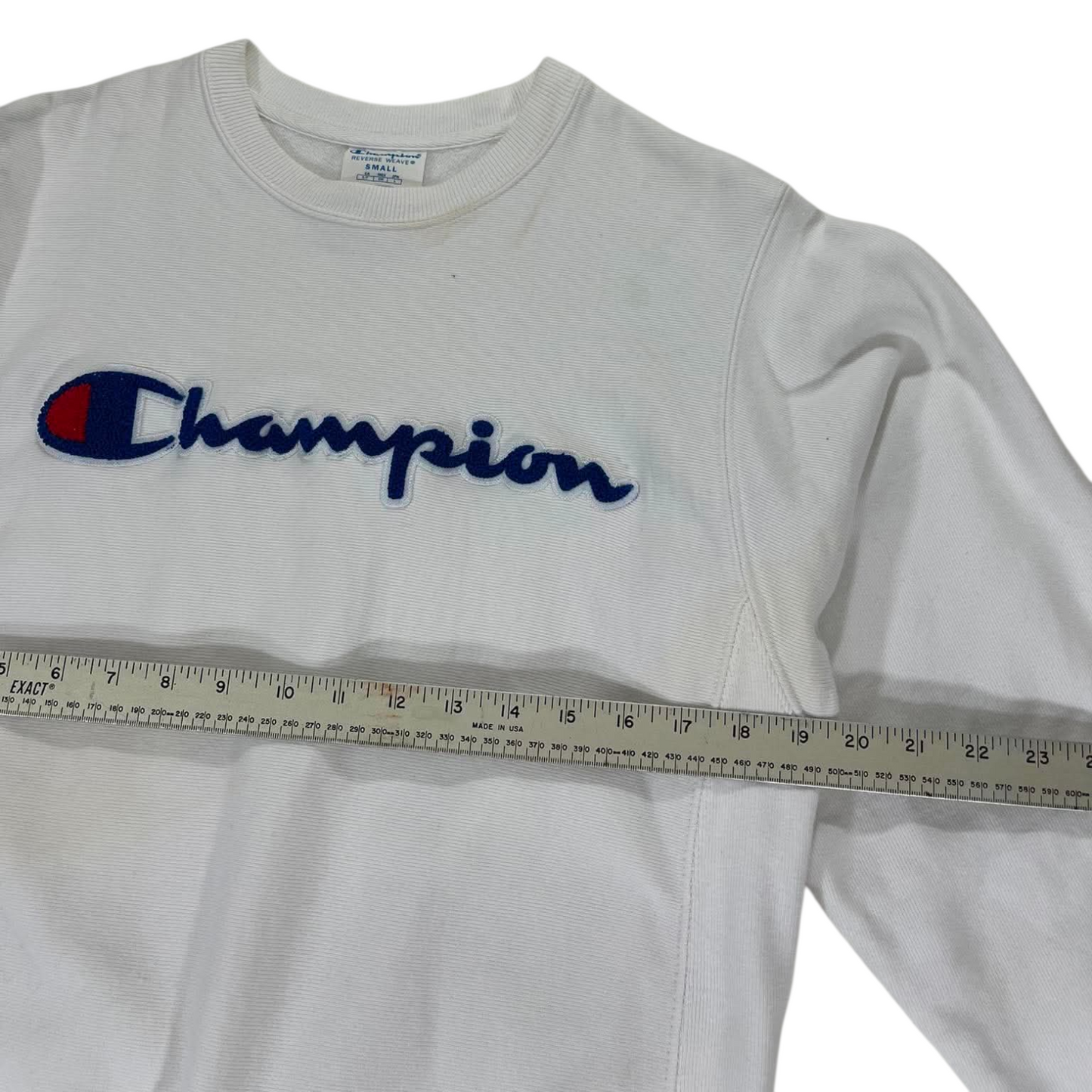 CHAMPION WHITE CREWNECK SWEATSHIRT WITH EMBROIDERED LOGO (S-M)