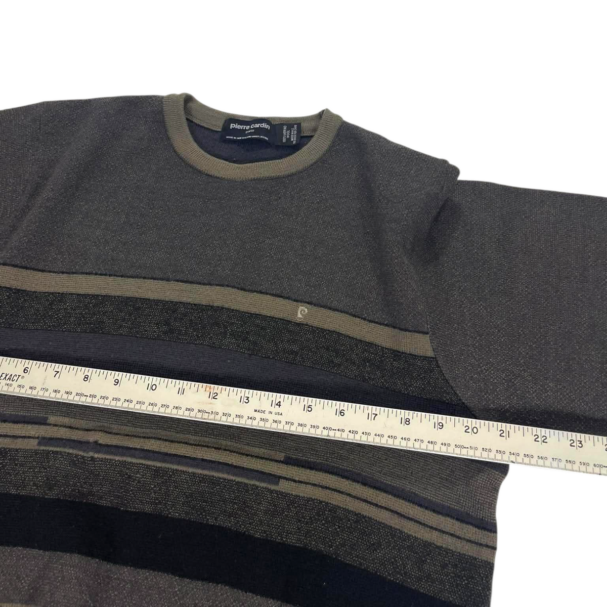 VINTAGE 100% WOOL PIERRE CARDIN PARIS SWEATER (S - M)