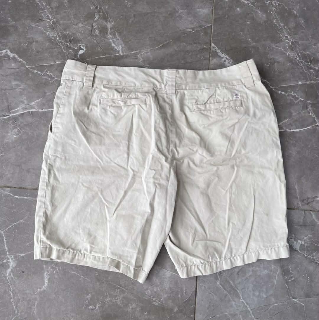 TOMMY HILFIGER TAN CHINO SHORTS (16)