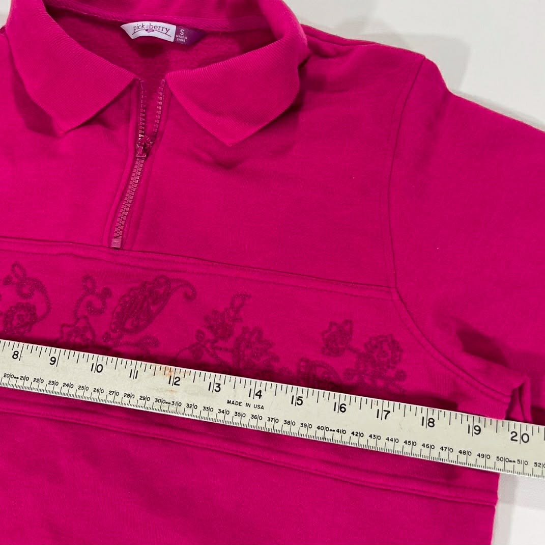 VINTAGE PICK A BERRY PINK QUARTER ZIP SWEATSHIRT WITH FLORAL EMBROIDERY (S-M)