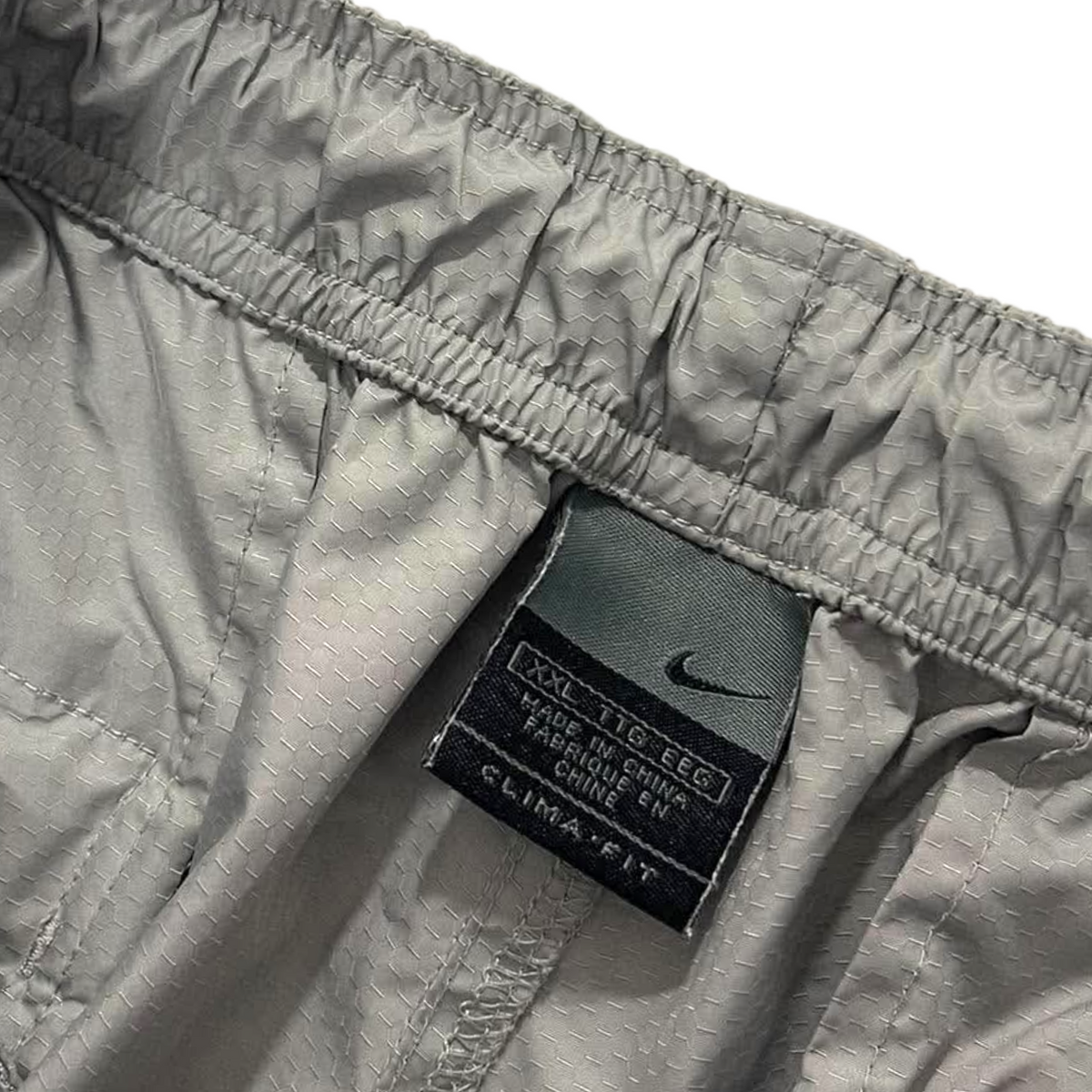 Y2K NIKE 2 IN 1 GRAY CONVERTIBLE CARGO PANTS⁵ (BEST FIT SMALL - MEDIUM)