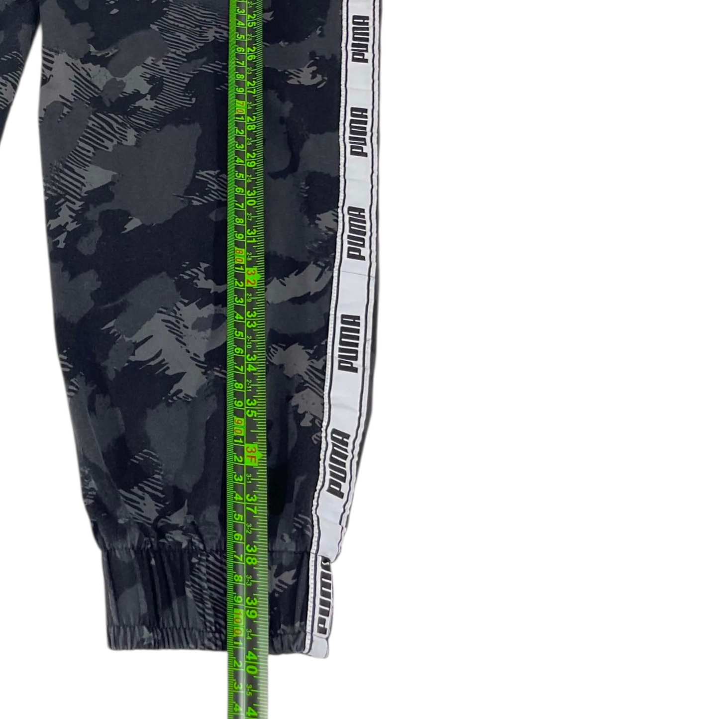 PUMA BLACK & GRAY CAMOUFLAGE SWEATPANTS (XL)