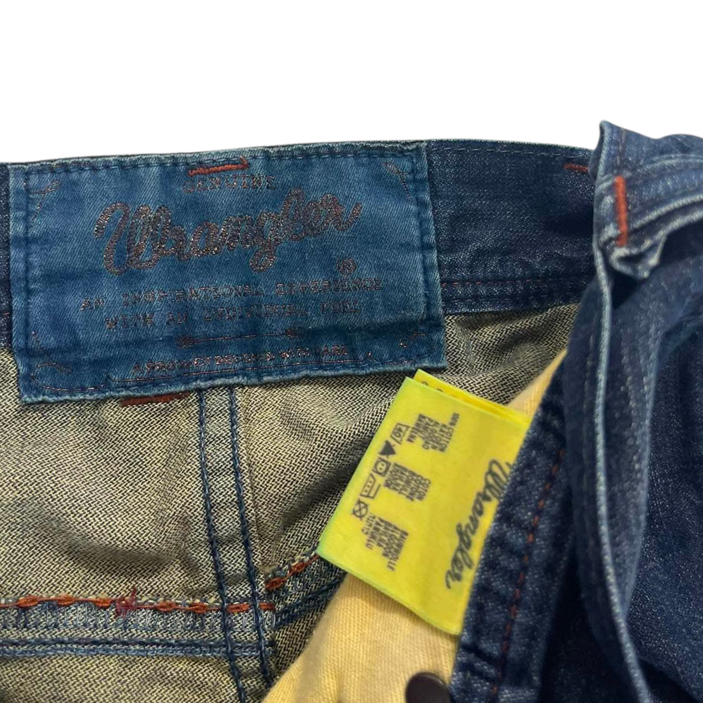 VINTAGE LOW RISE WRANGLER WOMEN'S JEANS (32)