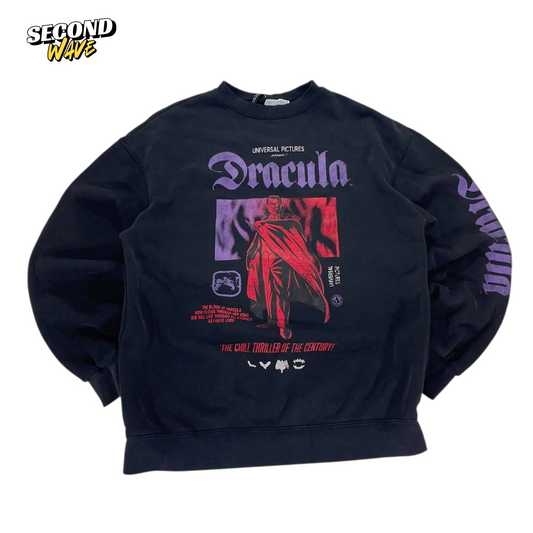 UNIVERSAL PICTURES DRACULA BLACK CREWNECK SWEATSHIRT (M-L)